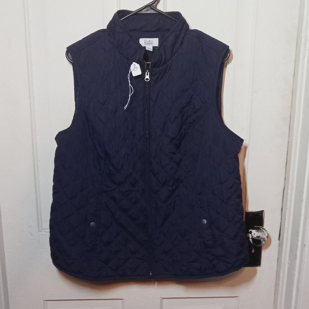 womans navy blue quilted vest from Croft&Barrow in a size large
